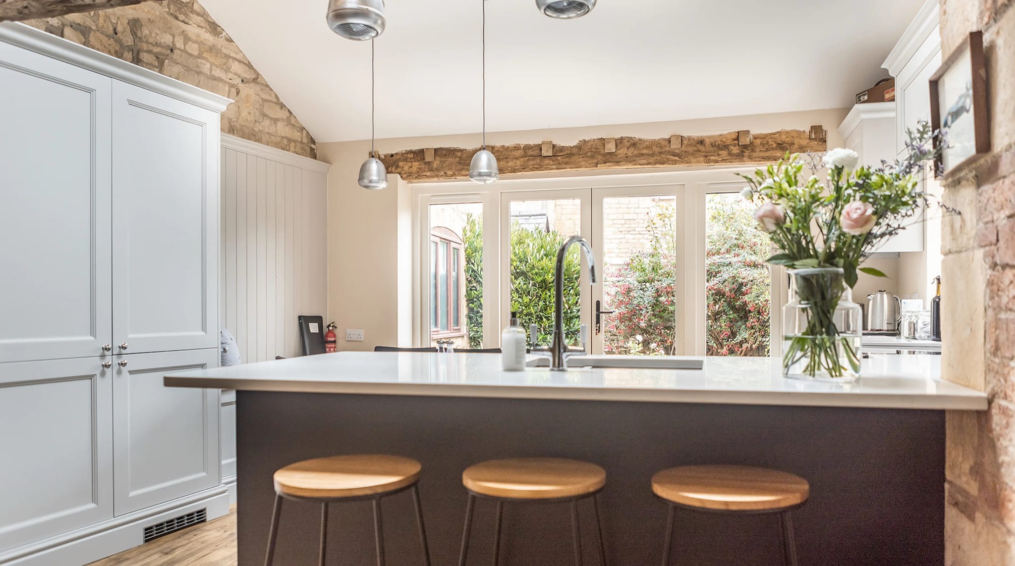 Grooms Lodge kitchen island